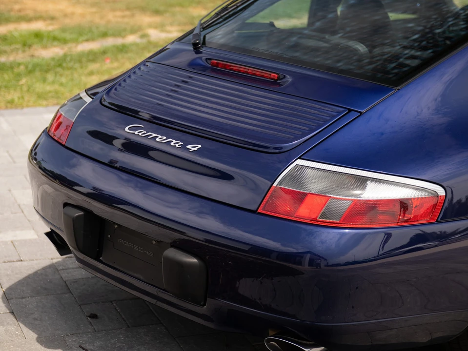 2001 Porsche 996 Carrera 4 - Image 20 of 31