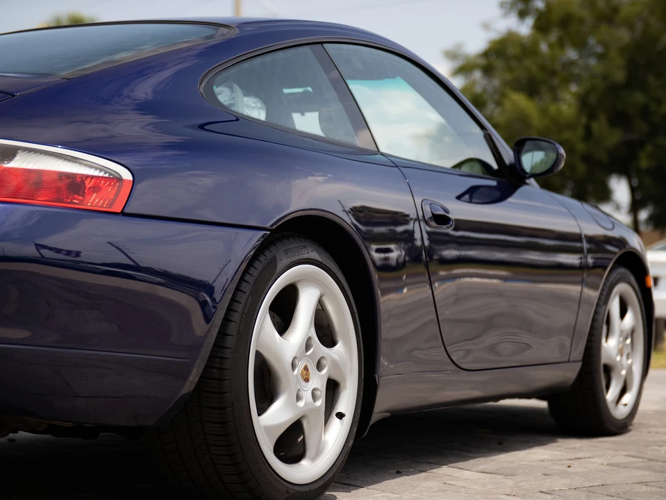 2001 Porsche 996 Carrera 4 - Image 26 of 31