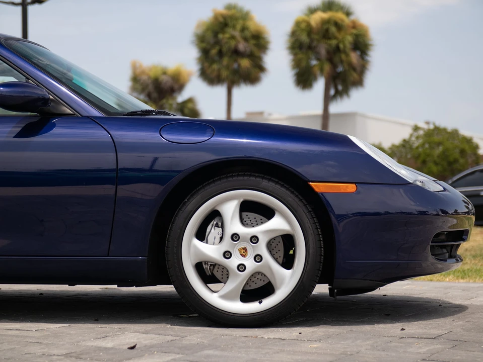 2001 Porsche 996 Carrera 4 - Image 16 of 31