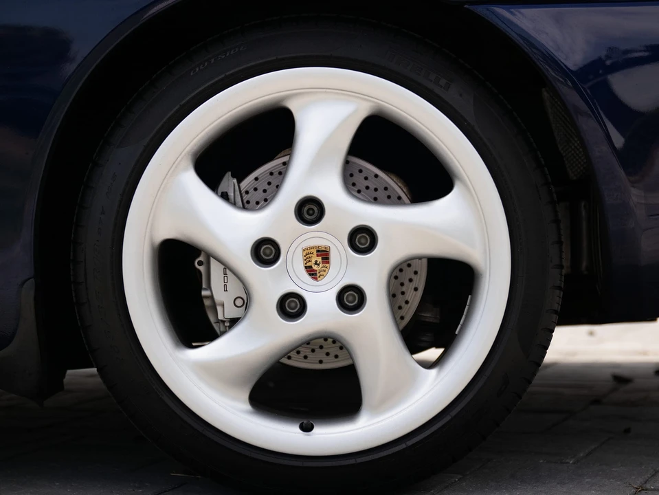 2001 Porsche 996 Carrera 4 - Image 29 of 31