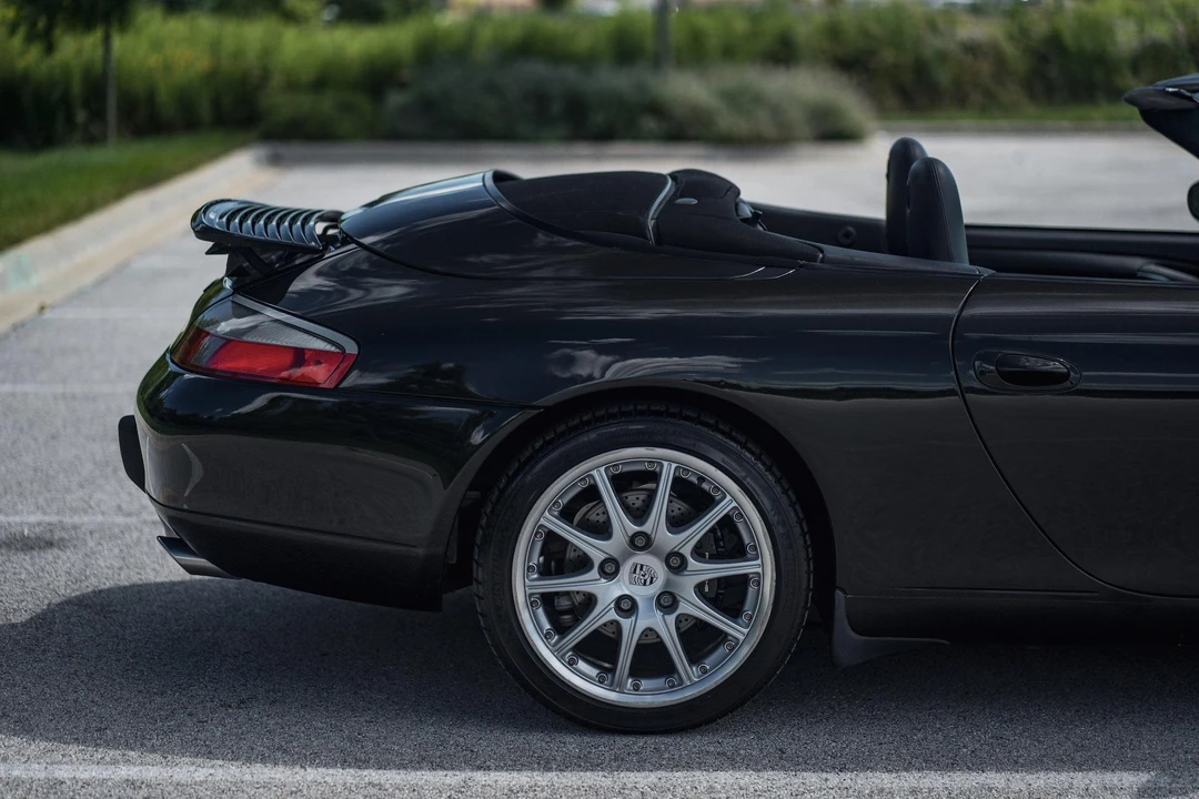 2001 Porsche 996 Carrera - Image 27 of 31