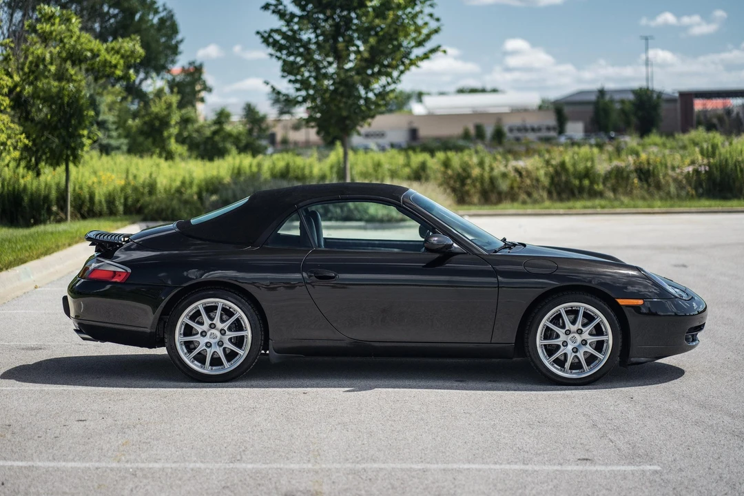 2001 Porsche 996 Carrera - Image 26 of 31