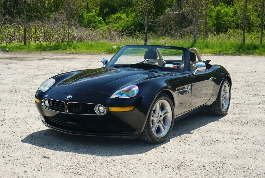 2002 BMW Z8 - Image 2 of 6