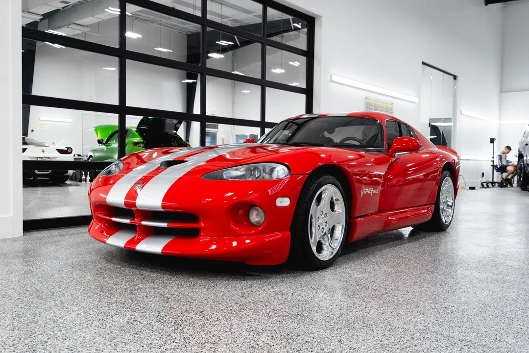 2002 Dodge Viper GTS 2nd Gen - Image 2 of 31