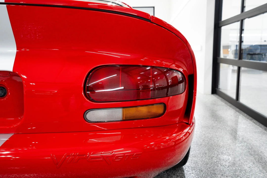 2002 Dodge Viper GTS 2nd Gen - Image 21 of 31