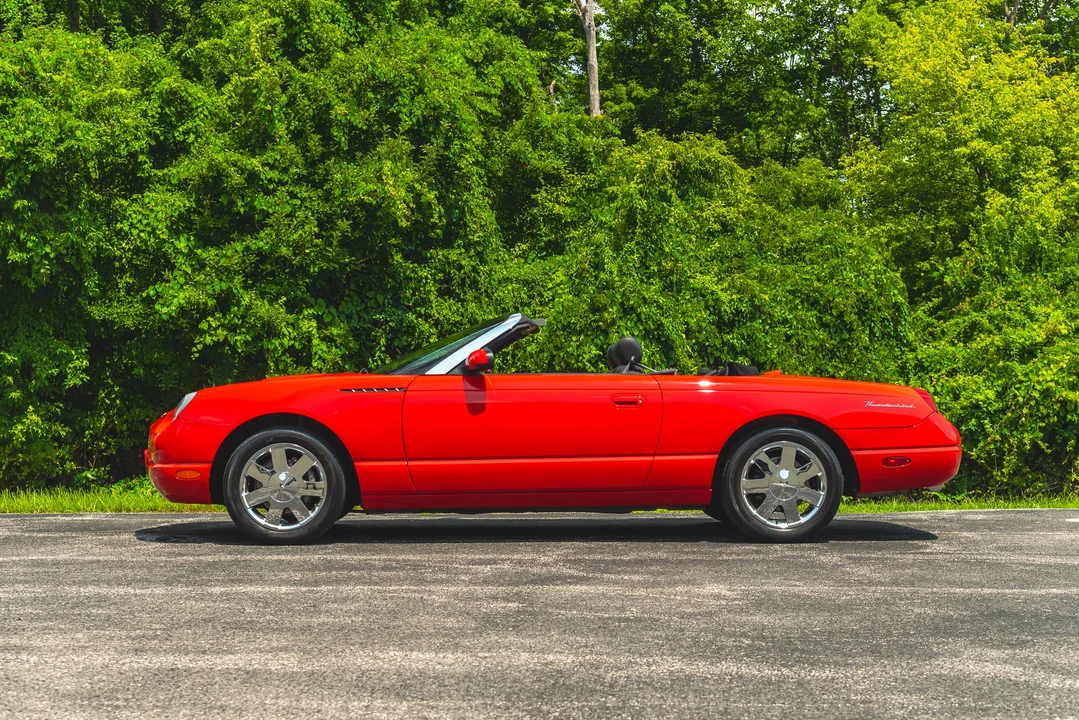 2002 Ford Thunderbird 11th Gen - Image 11 of 31