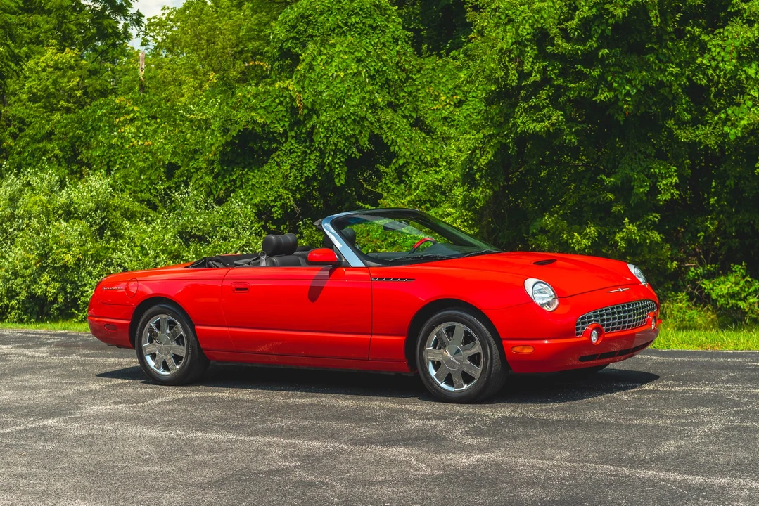 2002 Ford Thunderbird 11th Gen - Image 27 of 31