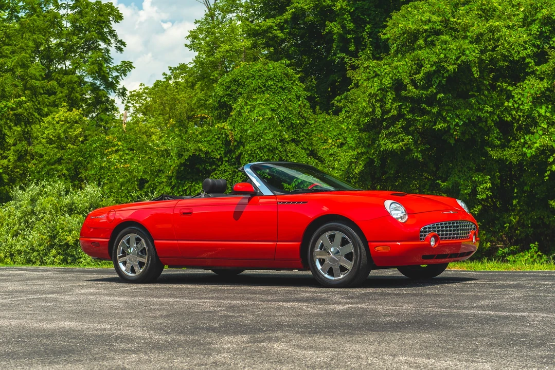 2002 Ford Thunderbird 11th Gen - Image 26 of 31