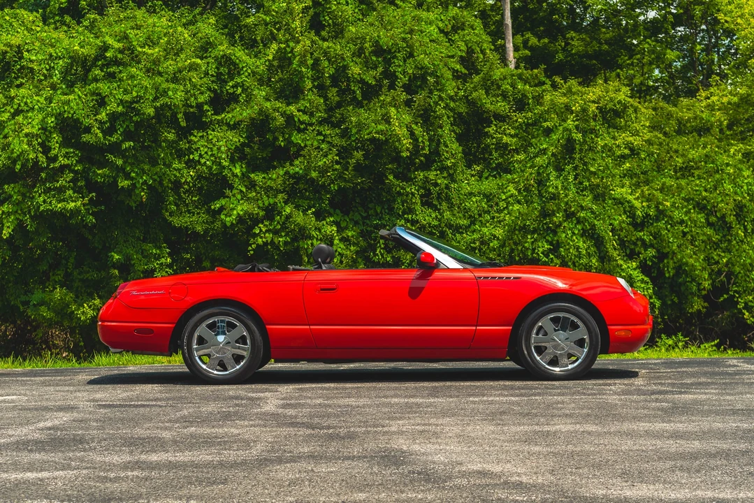 2002 Ford Thunderbird 11th Gen - Image 24 of 31