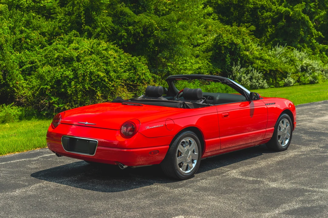 2002 Ford Thunderbird 11th Gen - Image 21 of 31