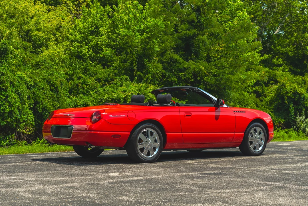 2002 Ford Thunderbird 11th Gen - Image 23 of 31