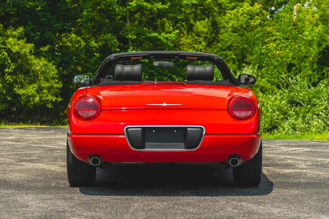 2002 Ford Thunderbird 11th Gen - Image 18 of 31