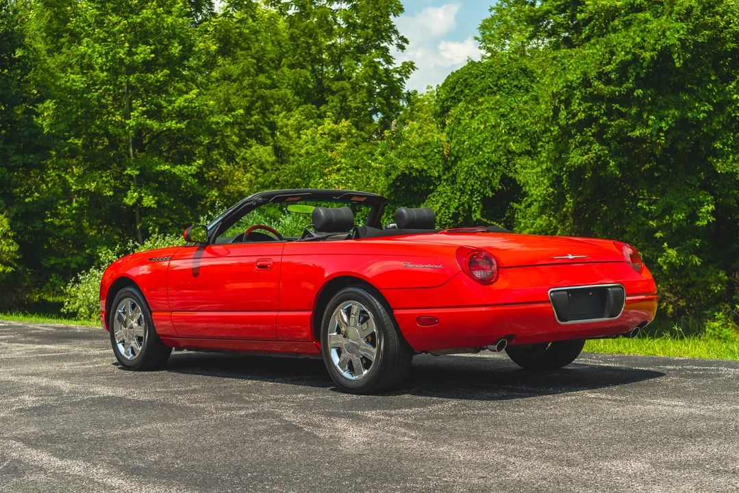 2002 Ford Thunderbird 11th Gen - Image 13 of 31