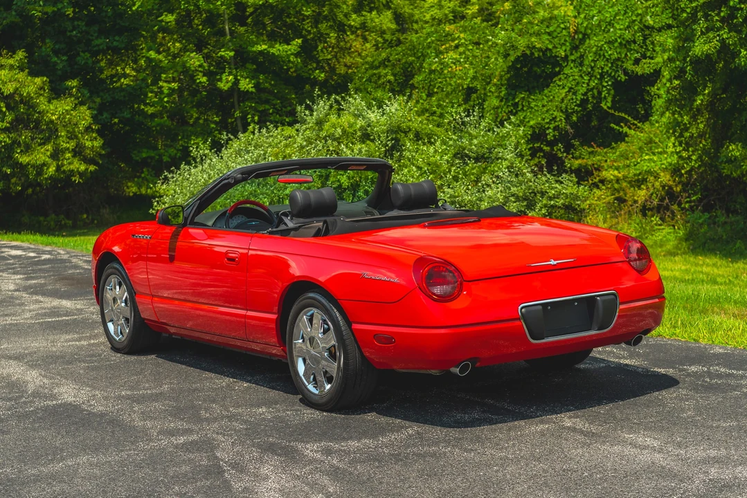 2002 Ford Thunderbird 11th Gen - Image 16 of 31
