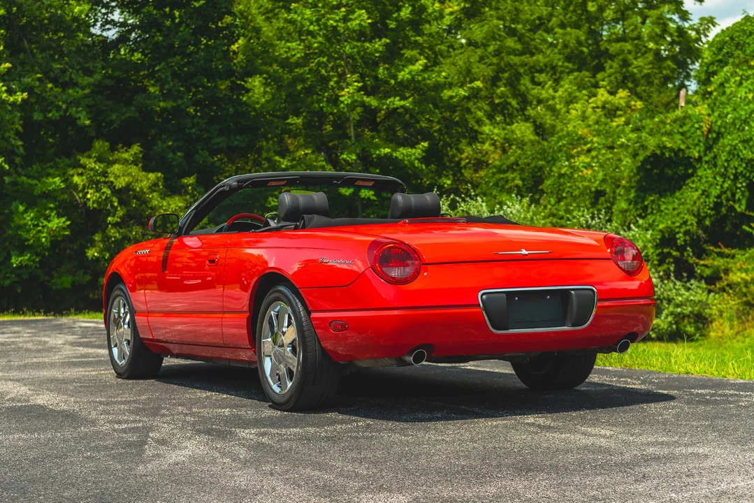 2002 Ford Thunderbird 11th Gen - Image 17 of 31