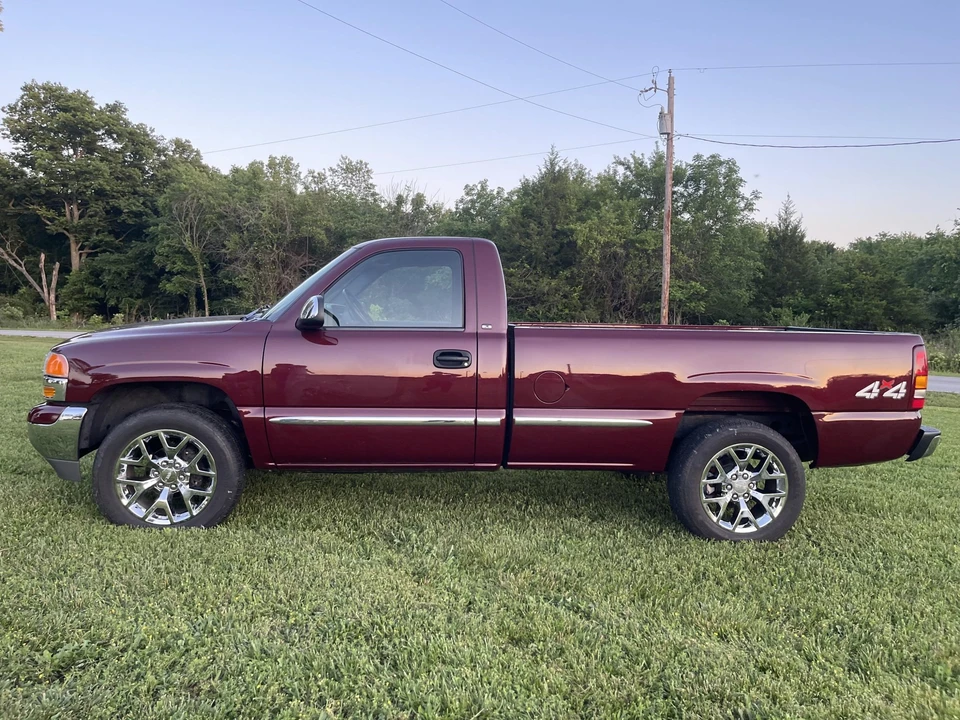 2002 GMC Sierra 2nd Gen - Image 10 of 31