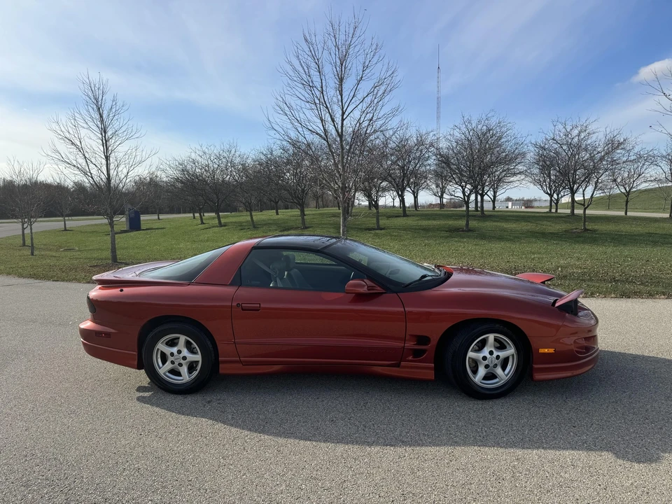 2002 Pontiac Firebird 4th Gen - Image 11 of 31
