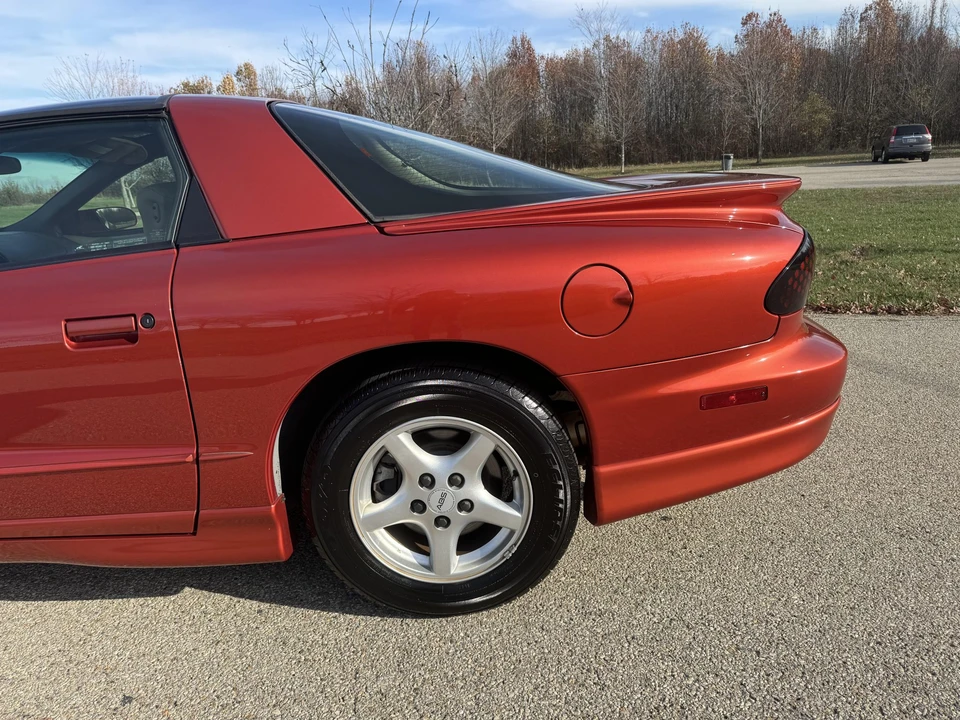 2002 Pontiac Firebird 4th Gen - Image 21 of 31