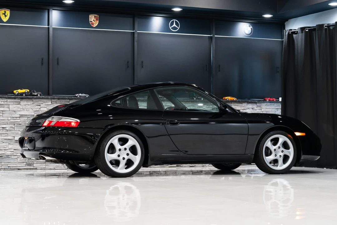 2002 Porsche 996 Carrera - Image 24 of 31