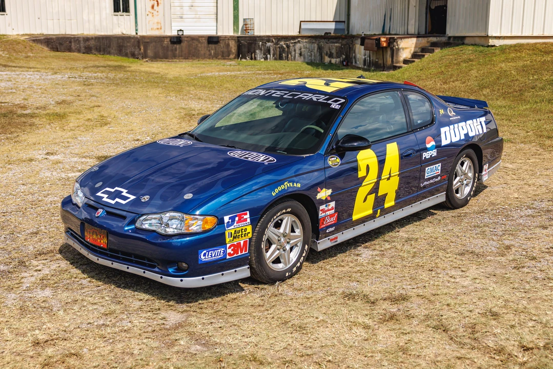 2003 Chevrolet Monte Carlo 6th Gen - Image 2 of 31