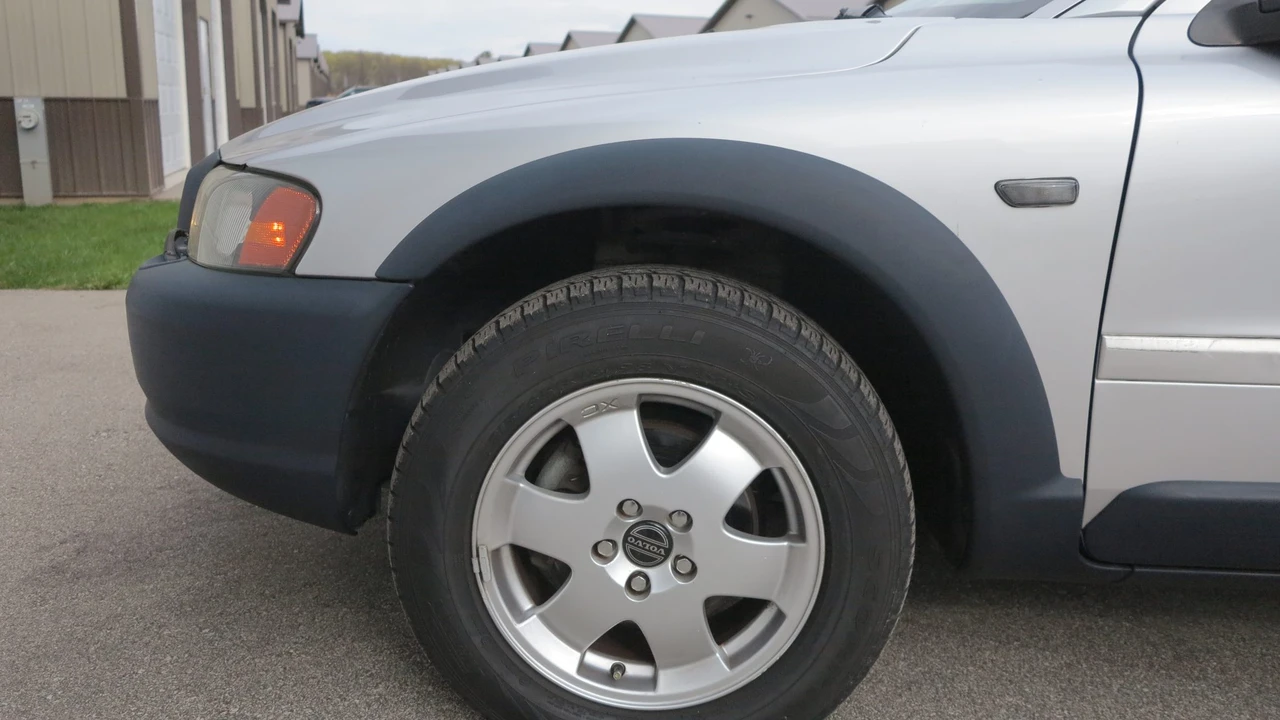 2003 Volvo V70 XC/XC70 2nd Gen - Image 31 of 31