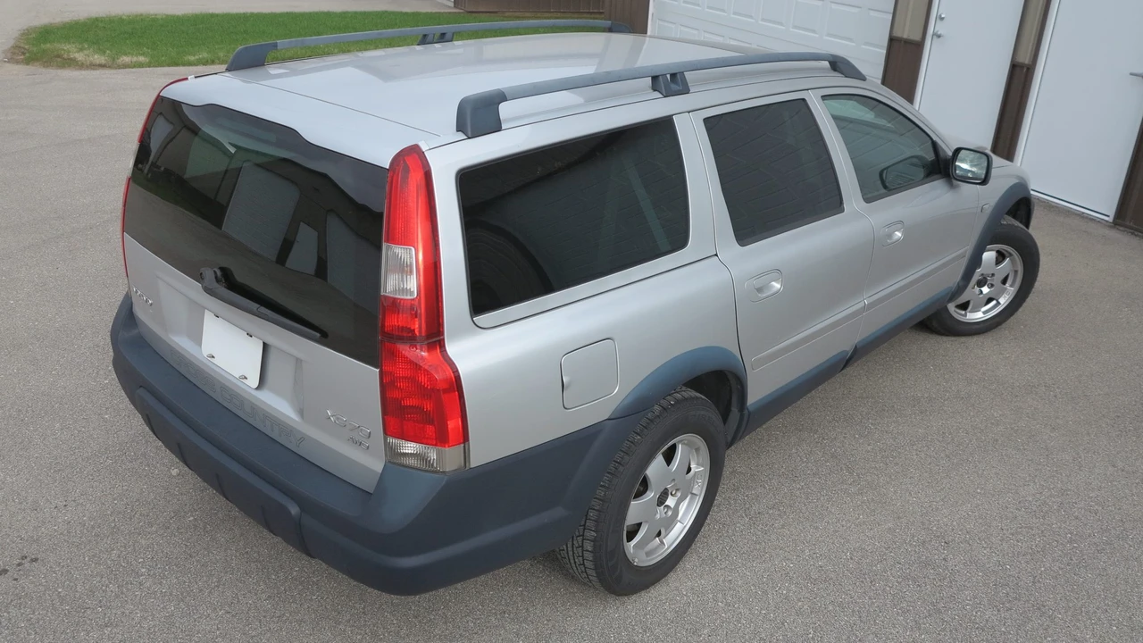 2003 Volvo V70 XC/XC70 2nd Gen - Image 12 of 31
