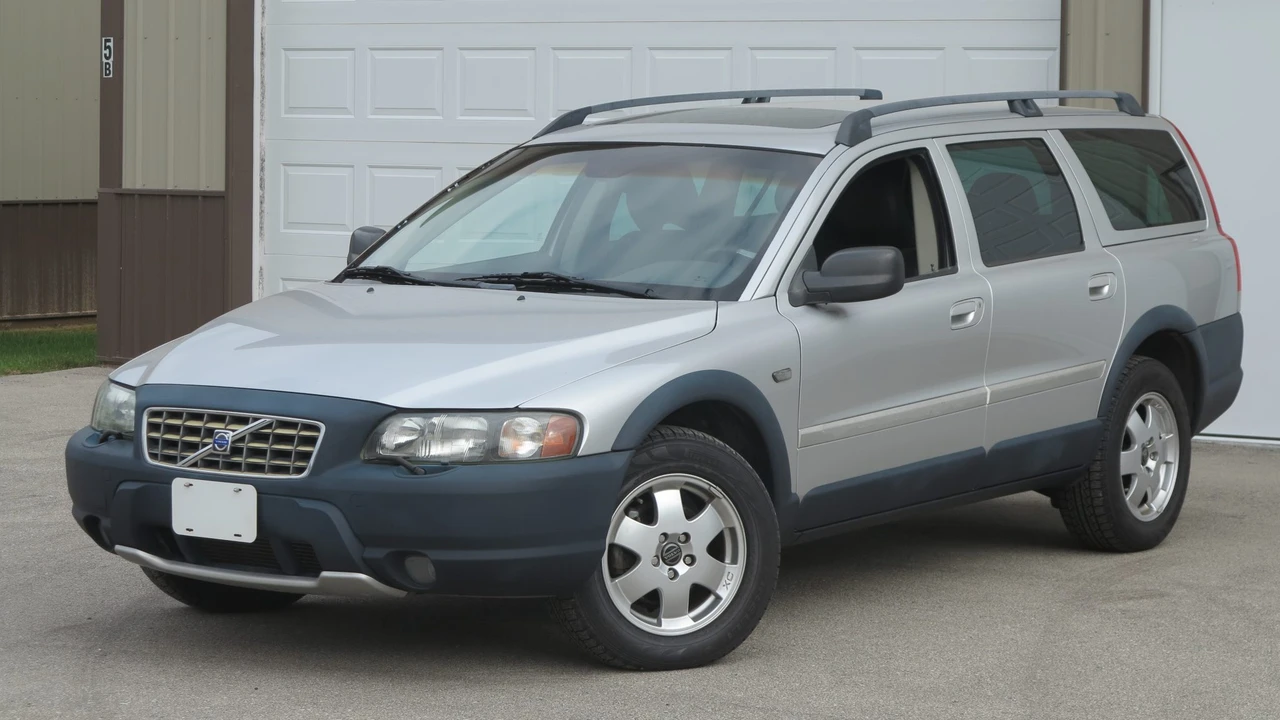 2003 Volvo V70 XC/XC70 2nd Gen - Image 6 of 31