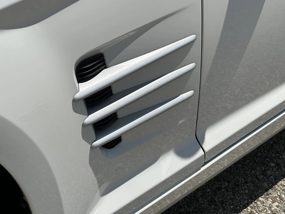 2004 Chrysler Crossfire - Image 30 of 31