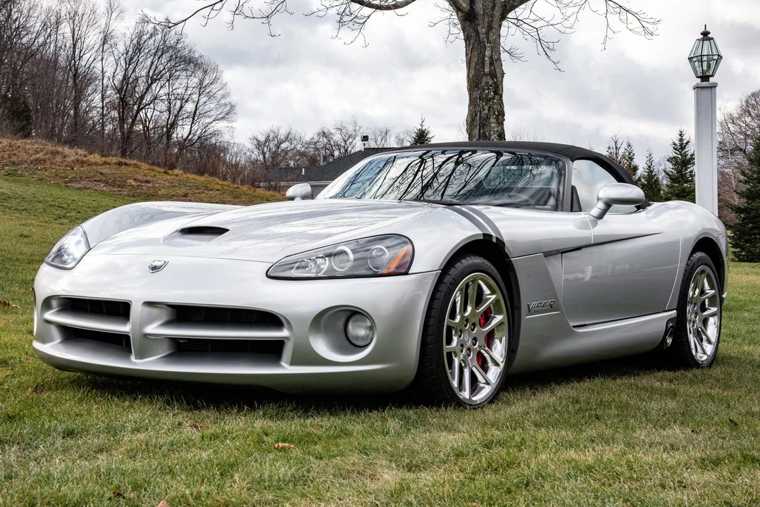 2004 Dodge Viper 3rd Gen - Image 2 of 31