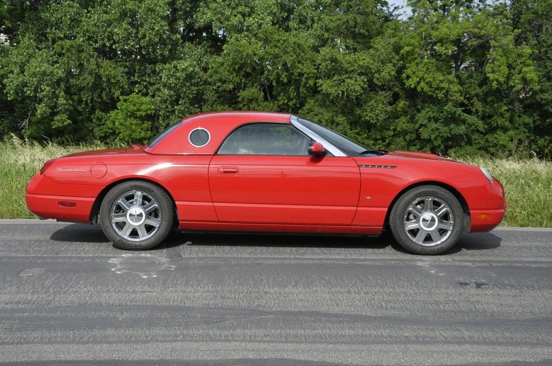 2004 Ford Thunderbird 11th Gen - Image 13 of 31