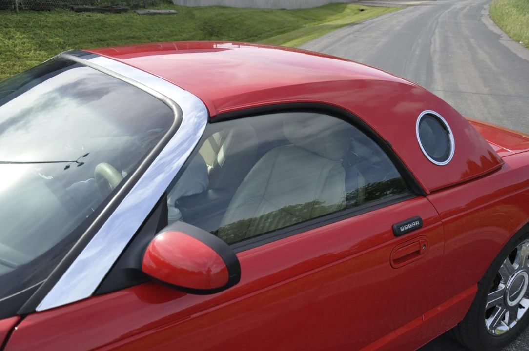 2004 Ford Thunderbird 11th Gen - Image 22 of 31