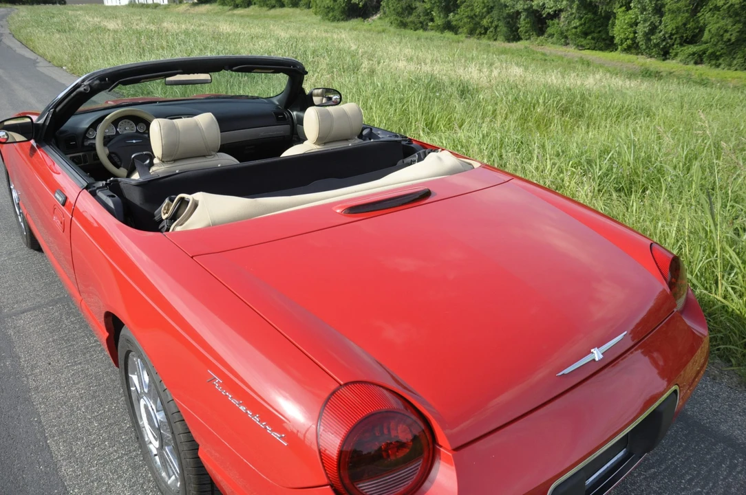 2004 Ford Thunderbird 11th Gen - Image 30 of 31