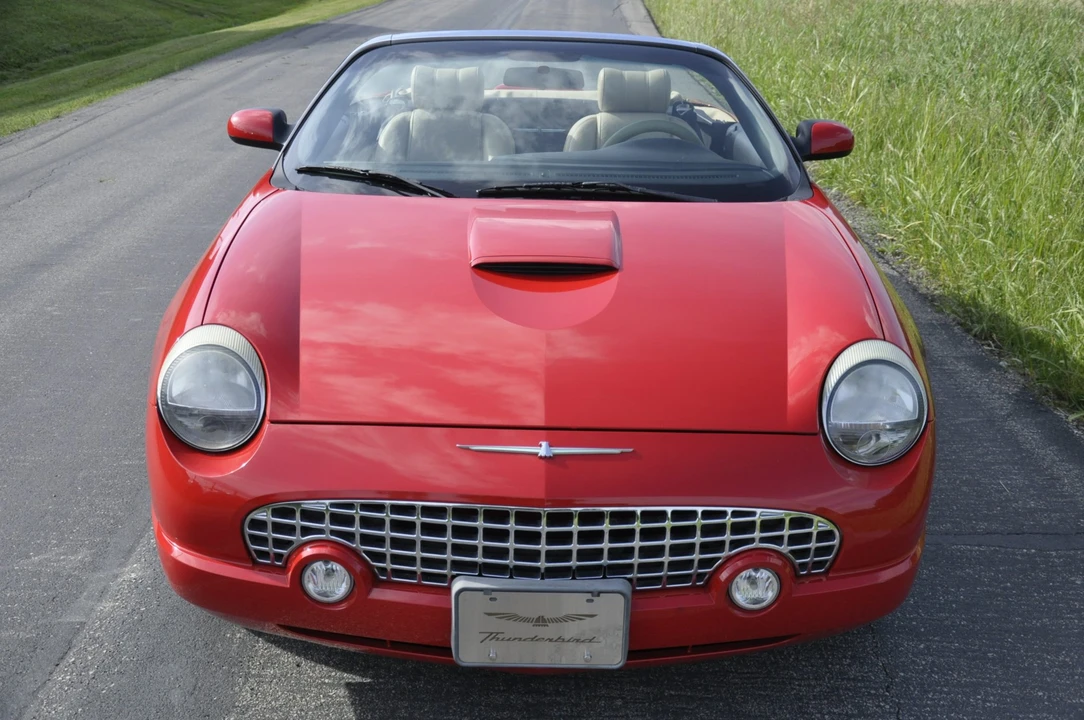 2004 Ford Thunderbird 11th Gen - Image 2 of 31