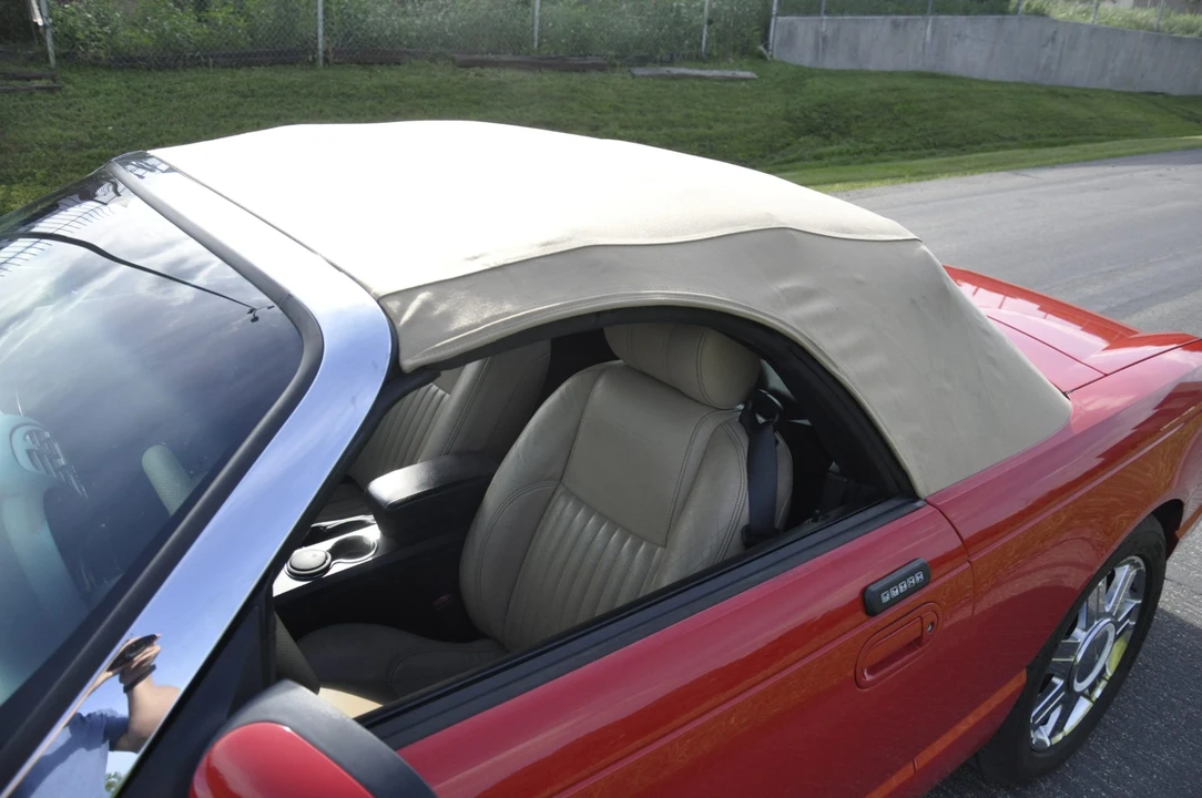 2004 Ford Thunderbird 11th Gen - Image 24 of 31