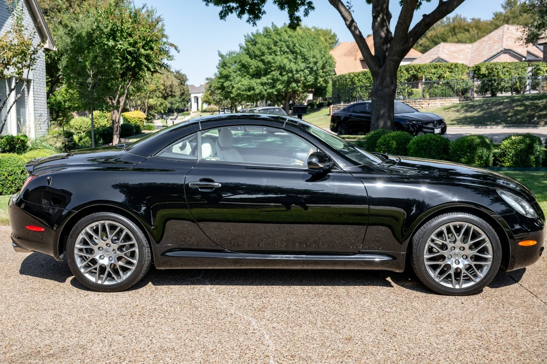2004 Lexus SC430 - Image 11 of 31