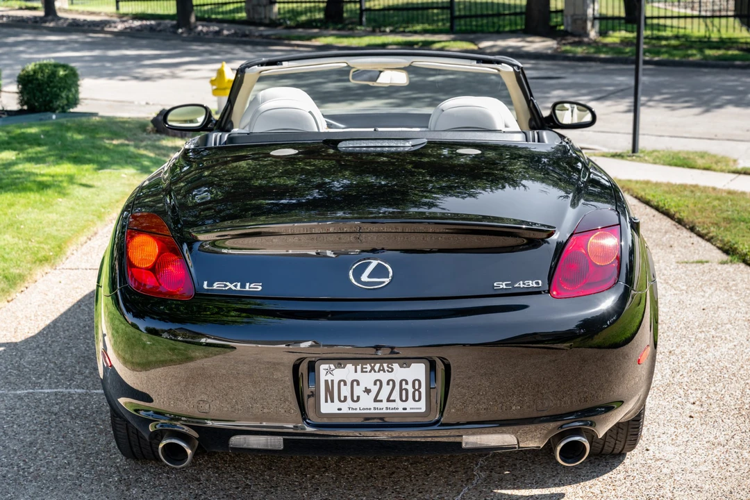 2004 Lexus SC430 - Image 4 of 31