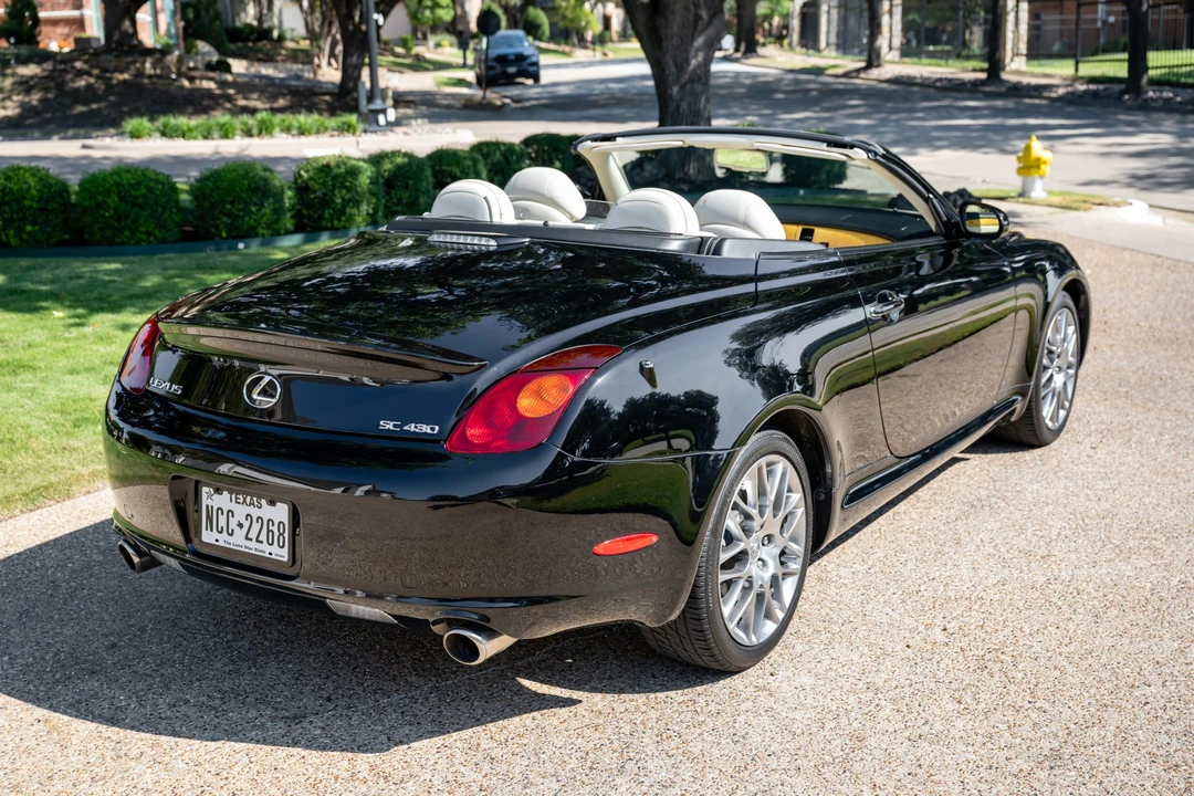 2004 Lexus SC430 - Image 3 of 31