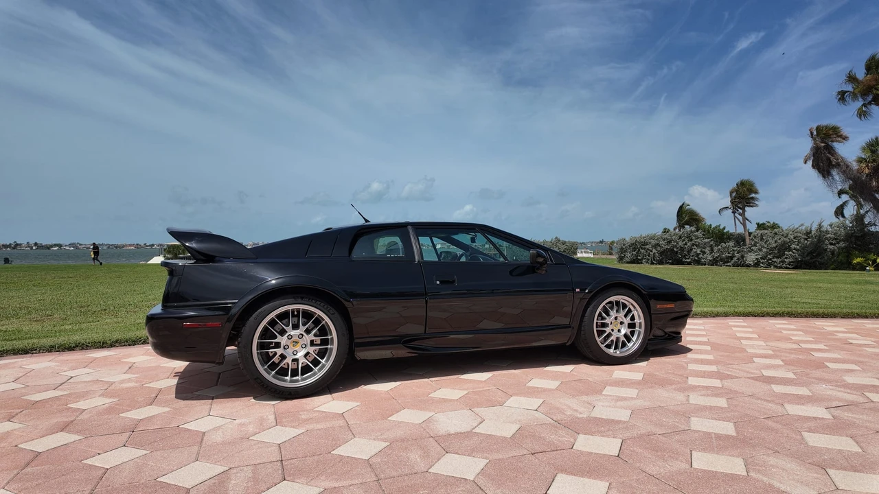 2004 Lotus Esprit V8 - Image 8 of 31