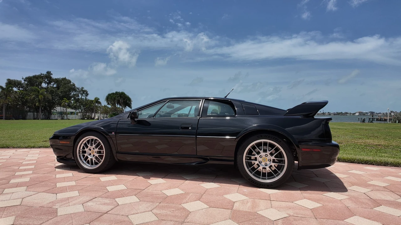 2004 Lotus Esprit V8 - Image 20 of 31