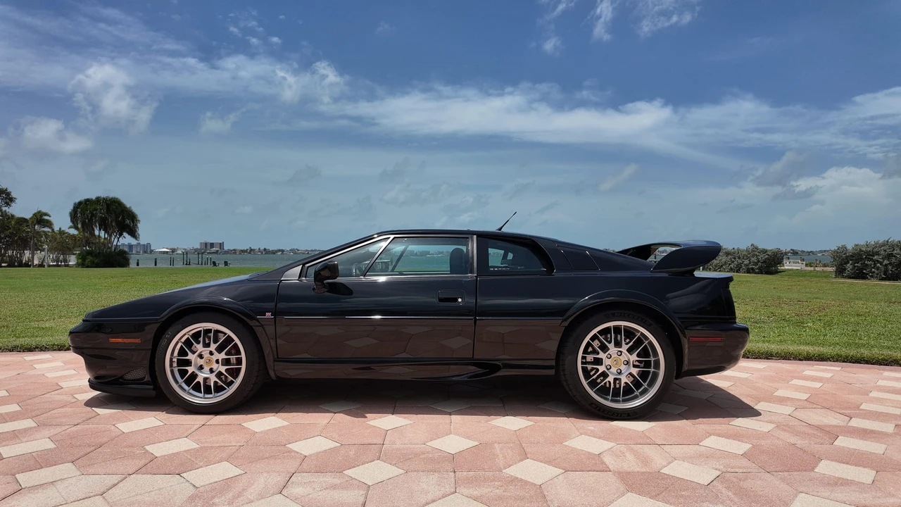 2004 Lotus Esprit V8 - Image 22 of 31