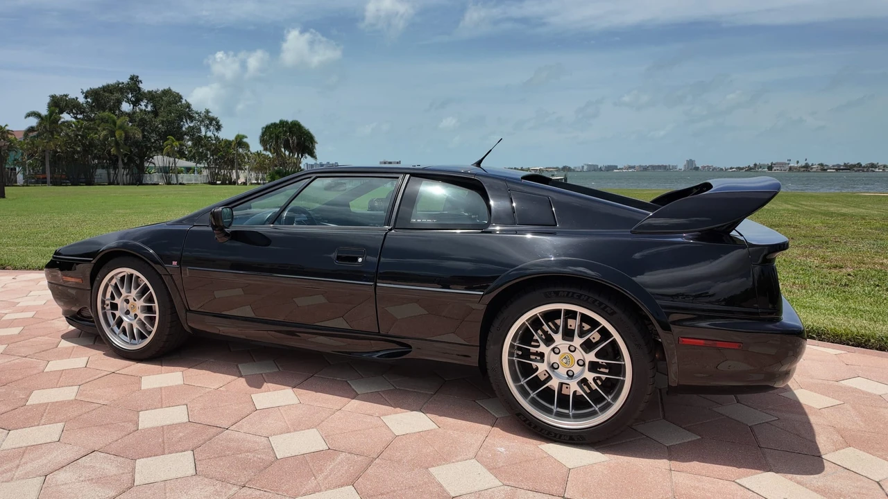 2004 Lotus Esprit V8 - Image 19 of 31