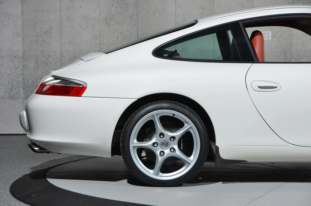 2004 Porsche 996 Carrera - Image 9 of 31