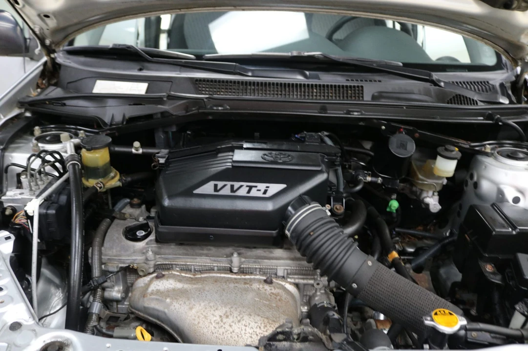 2004 Toyota RAV4 2nd Gen - Image 6 of 7