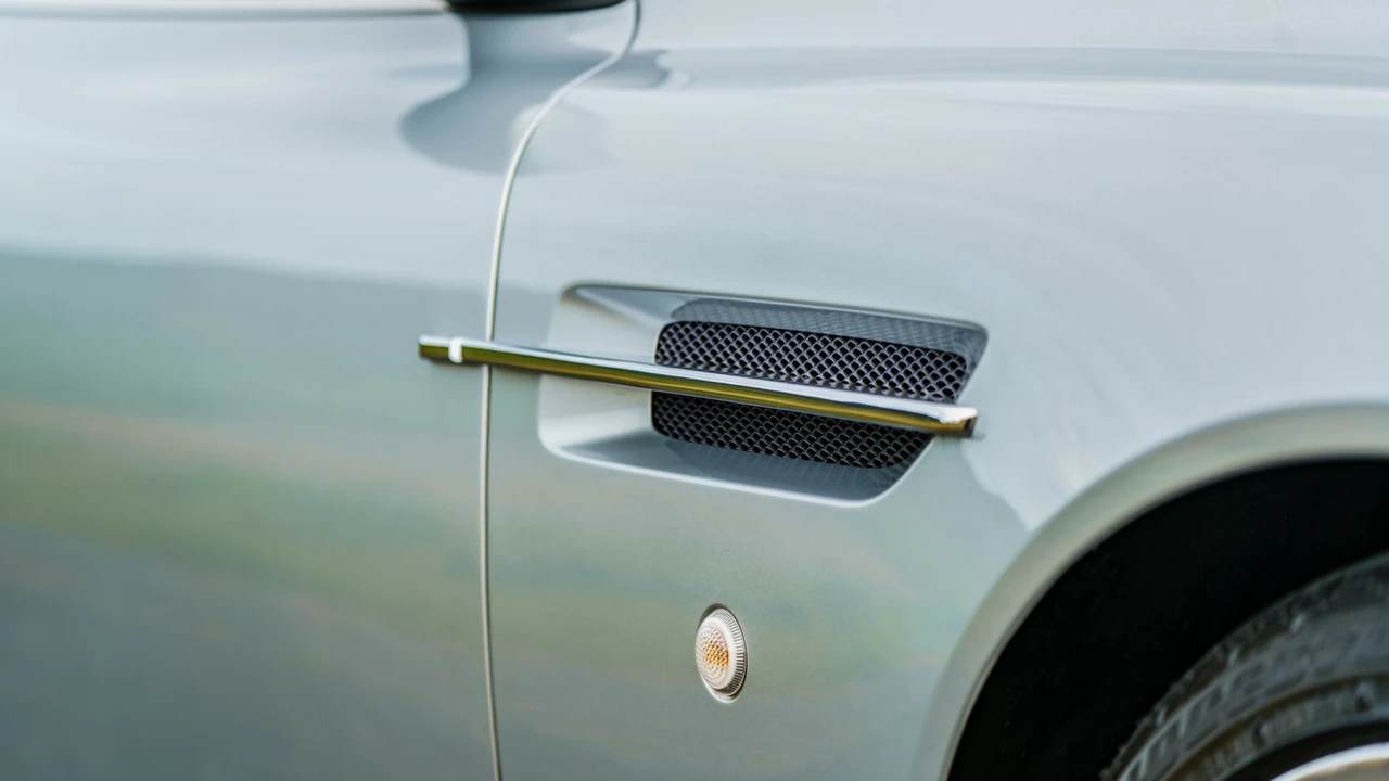 2005 Aston Martin DB9 - Image 28 of 31