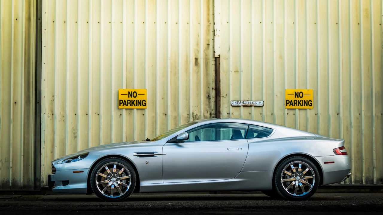 2005 Aston Martin DB9 - Image 13 of 31