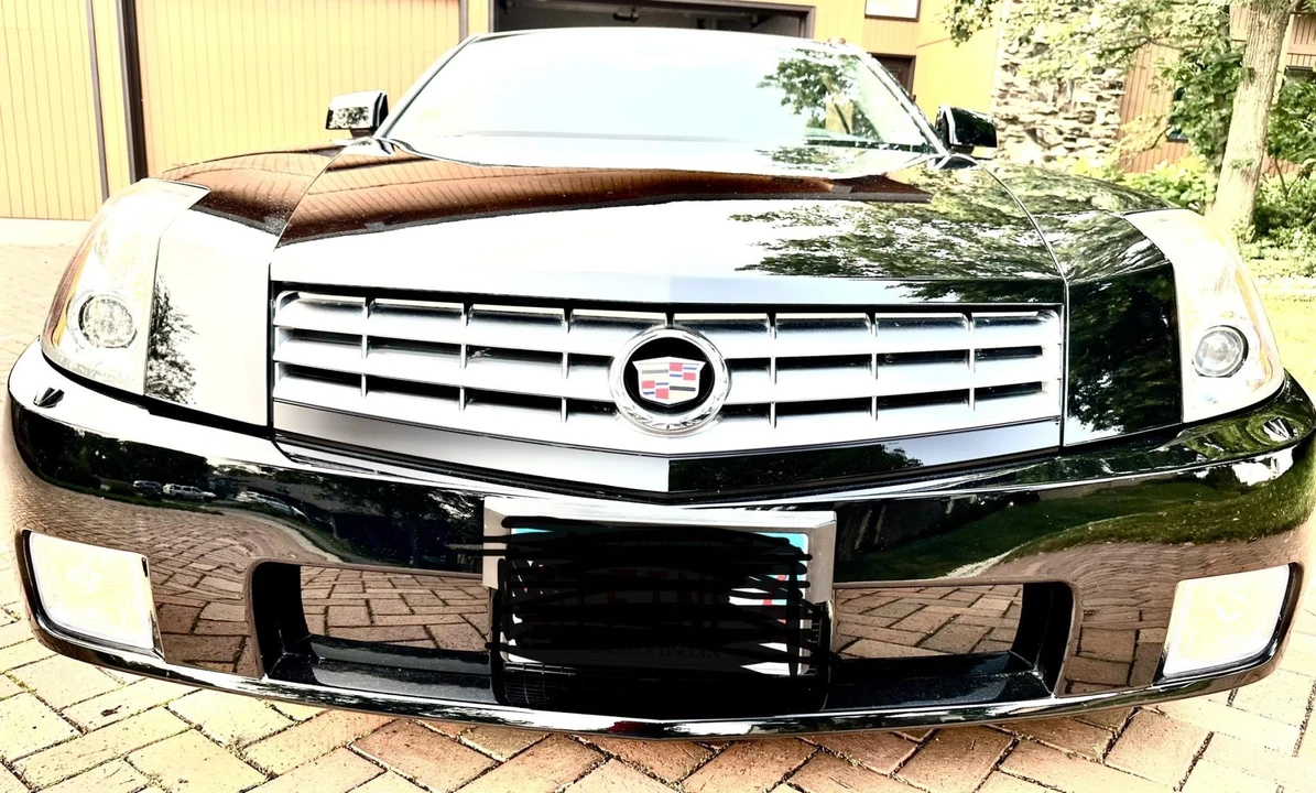 2005 Cadillac XLR - Image 19 of 31