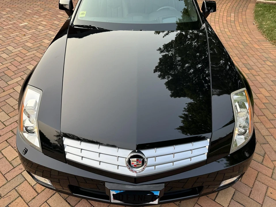 2005 Cadillac XLR - Image 16 of 31