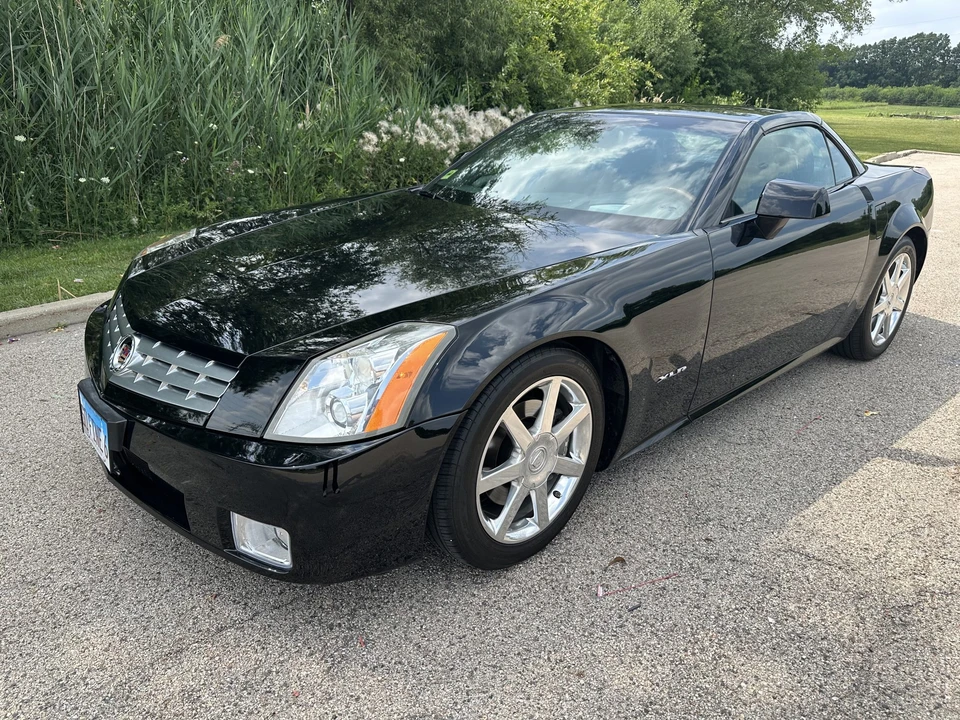 2005 Cadillac XLR - Image 3 of 31