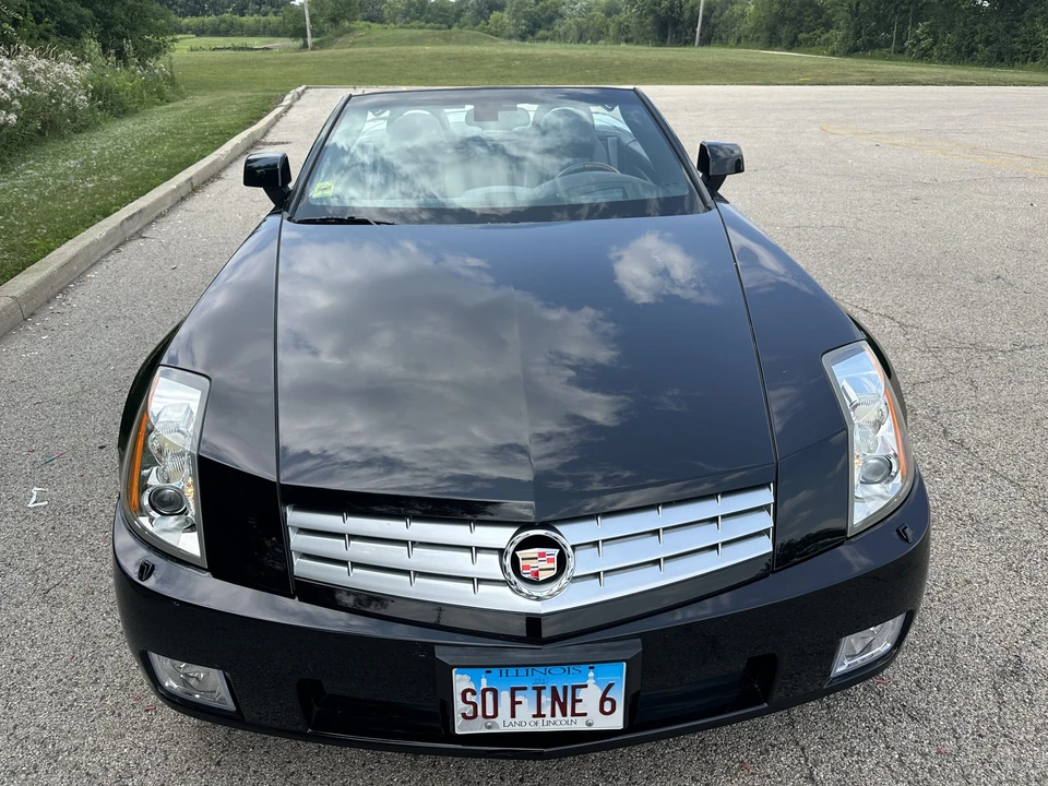 2005 Cadillac XLR - Image 4 of 31