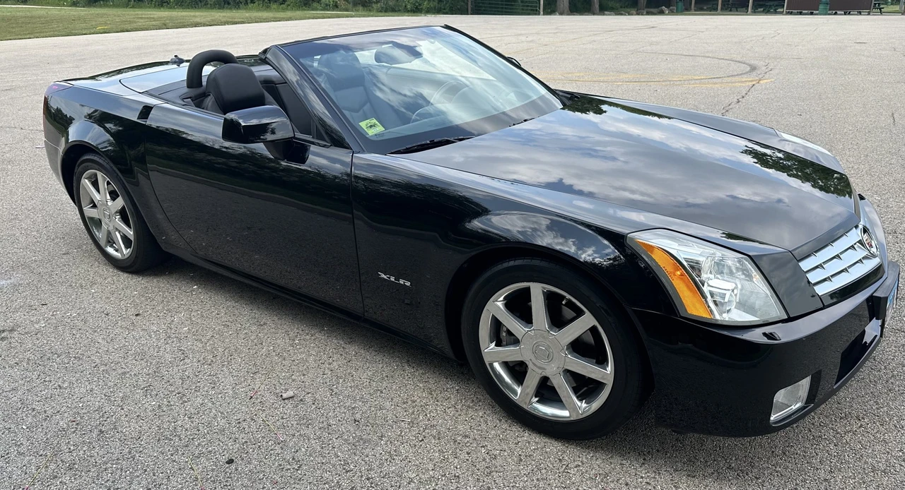 2005 Cadillac XLR - Image 6 of 31